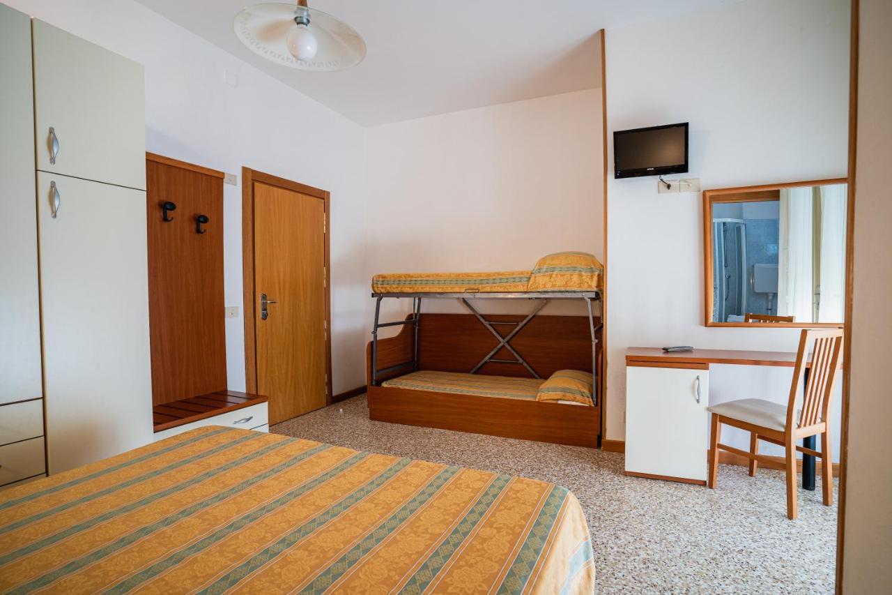 Hotel Happy Milano Marittima Luaran gambar