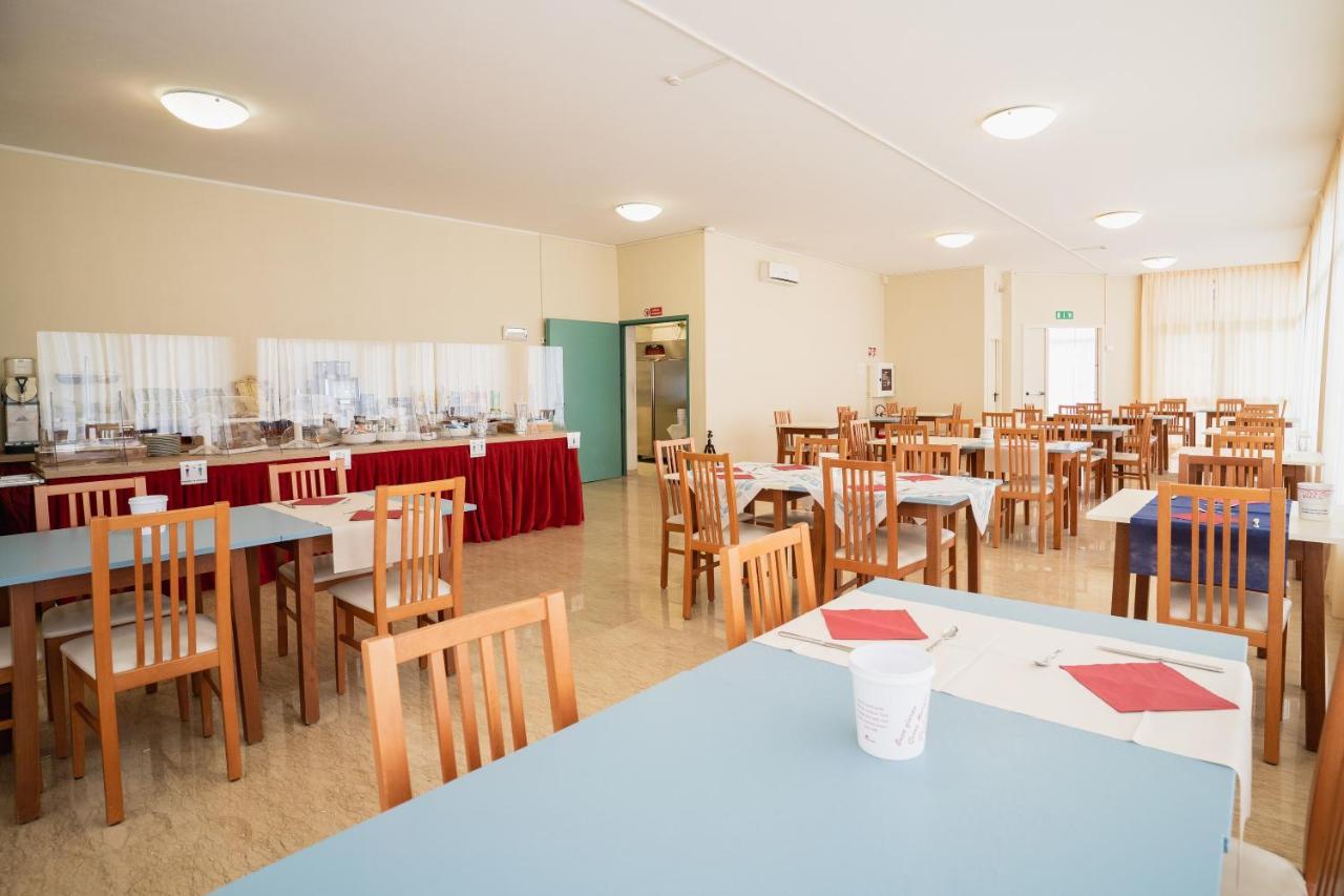 Hotel Happy Milano Marittima Luaran gambar